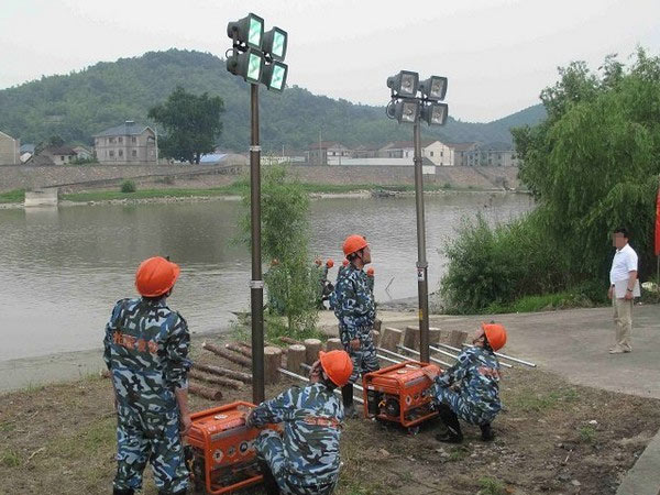 移動升降照明燈在黃山某村電力搶修應(yīng)用實例